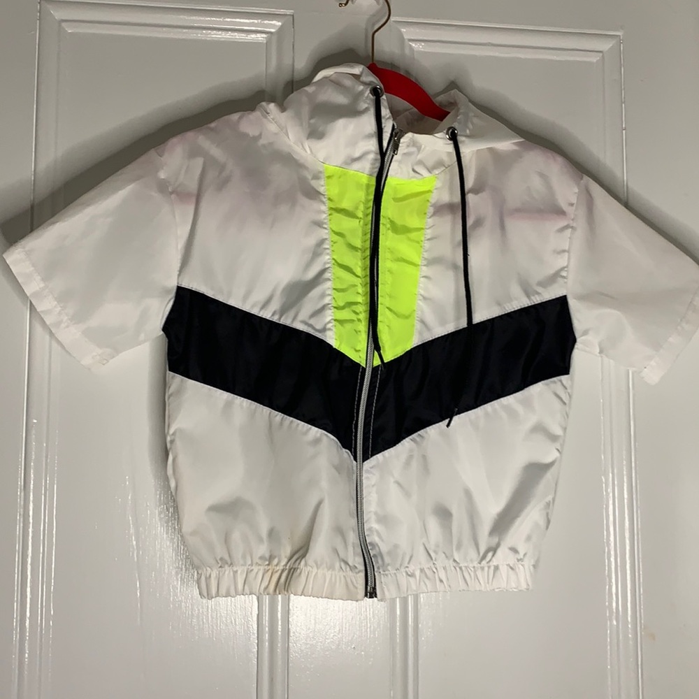 Wind breaker